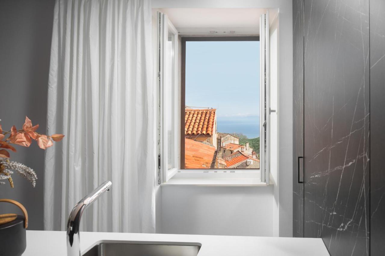 Premium Apartment Ca' San Marco In A Historic Town Labin  Eksteriør bilde